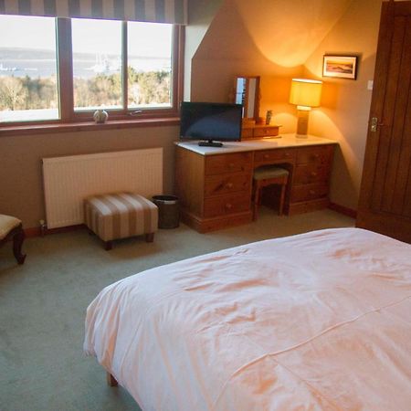 クロマーティ High Fields Bed & Breakfast エクステリア 写真