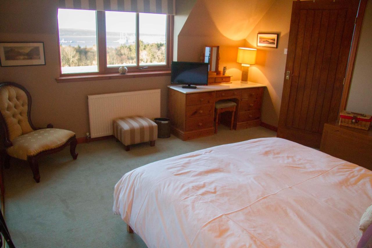 クロマーティ High Fields Bed & Breakfast エクステリア 写真