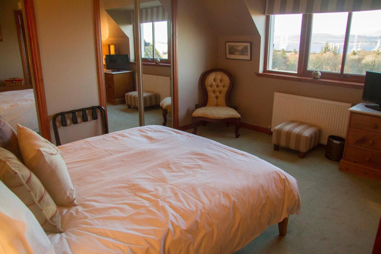 クロマーティ High Fields Bed & Breakfast エクステリア 写真